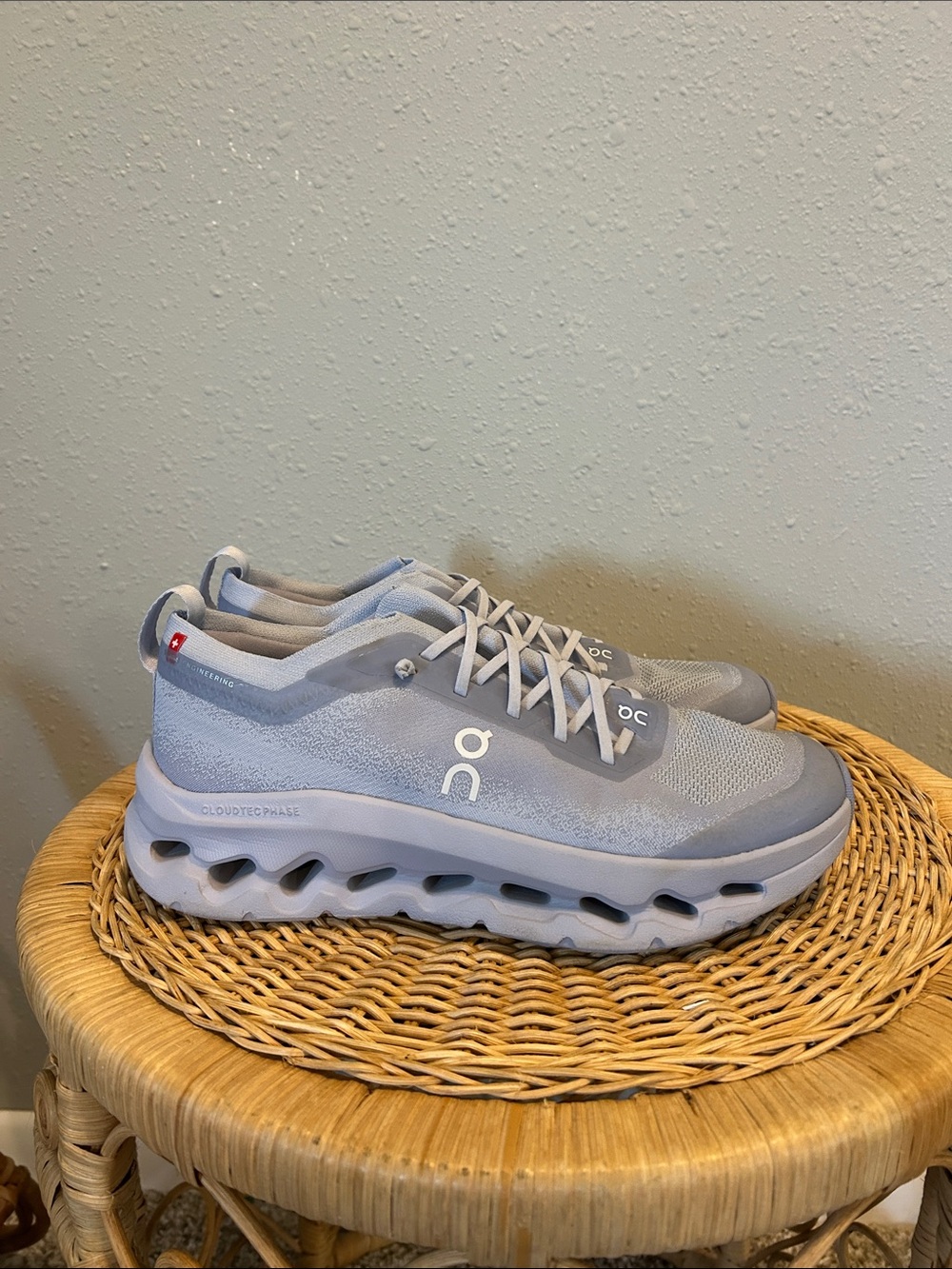 On Running CloudTilt Moon Shoes W8.5 Nimbus Purple